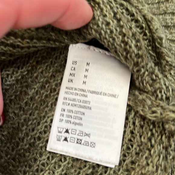 American Eagle Outfitters Green V-Neck Sweater - Picture 5 of 7